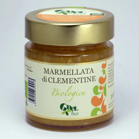 Dolce e aromatica, la marmellata biologica di clementine GOEL Bio ha il 60% di frutta: ne mantiene le proprietà grazie alla cottura in sottovuoto a bassa temperatura. 